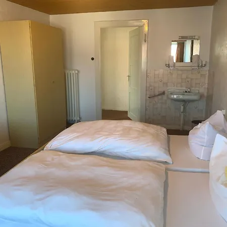 Kır Evi Zur Grenze *